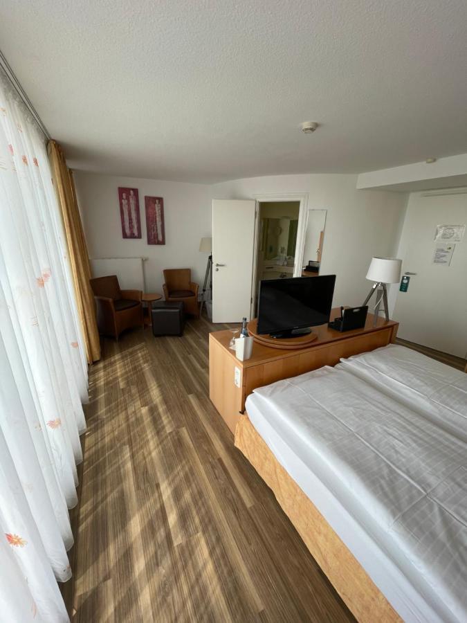 Nordseehotel Benser Hof Am Hafen Bensersiel Exteriör bild