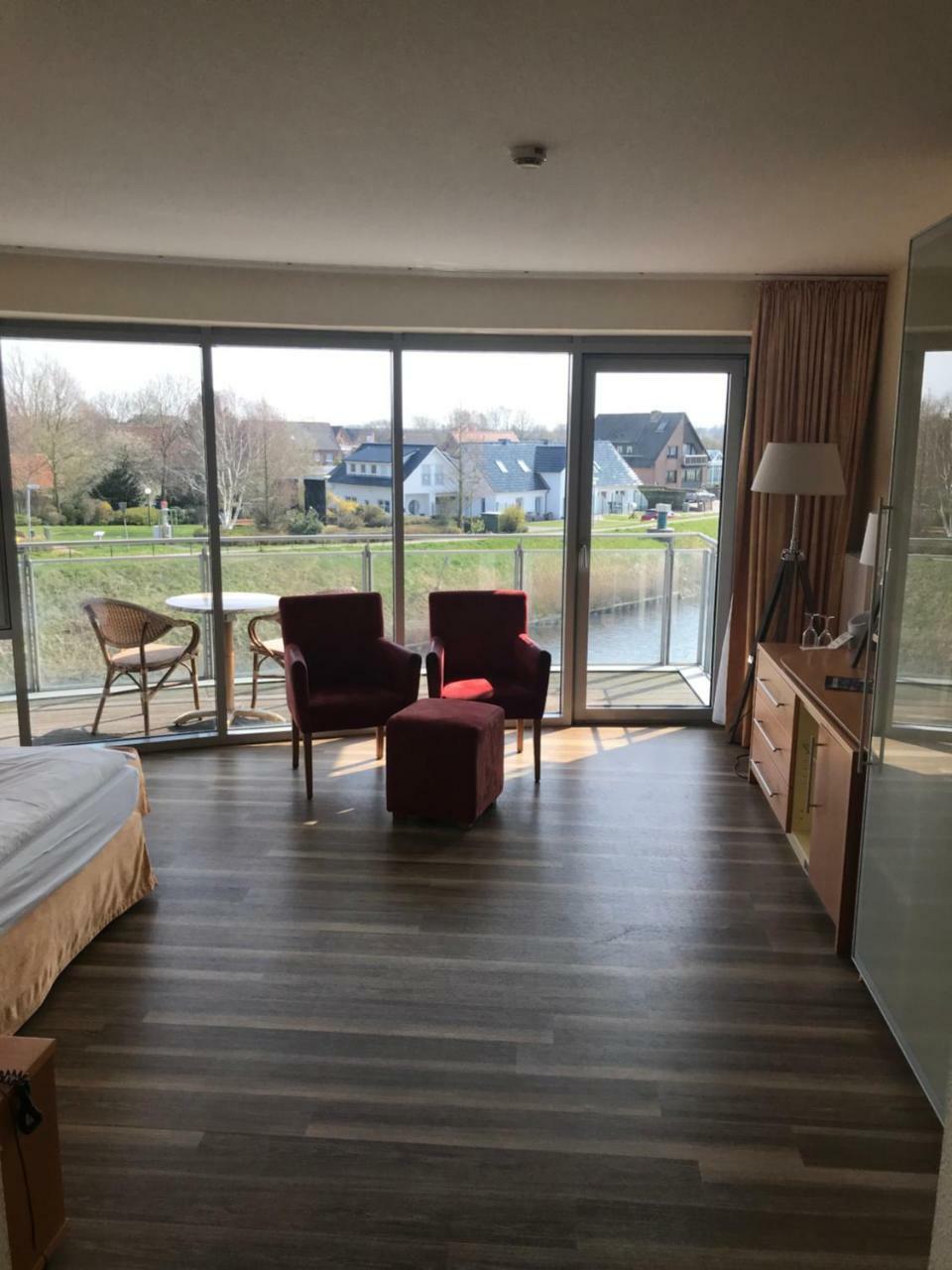 Nordseehotel Benser Hof Am Hafen Bensersiel Exteriör bild