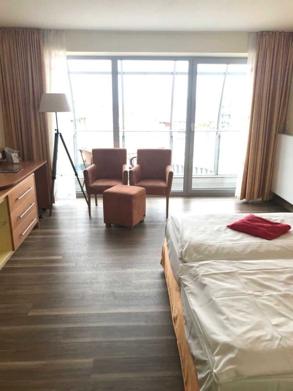 Nordseehotel Benser Hof Am Hafen Bensersiel Exteriör bild